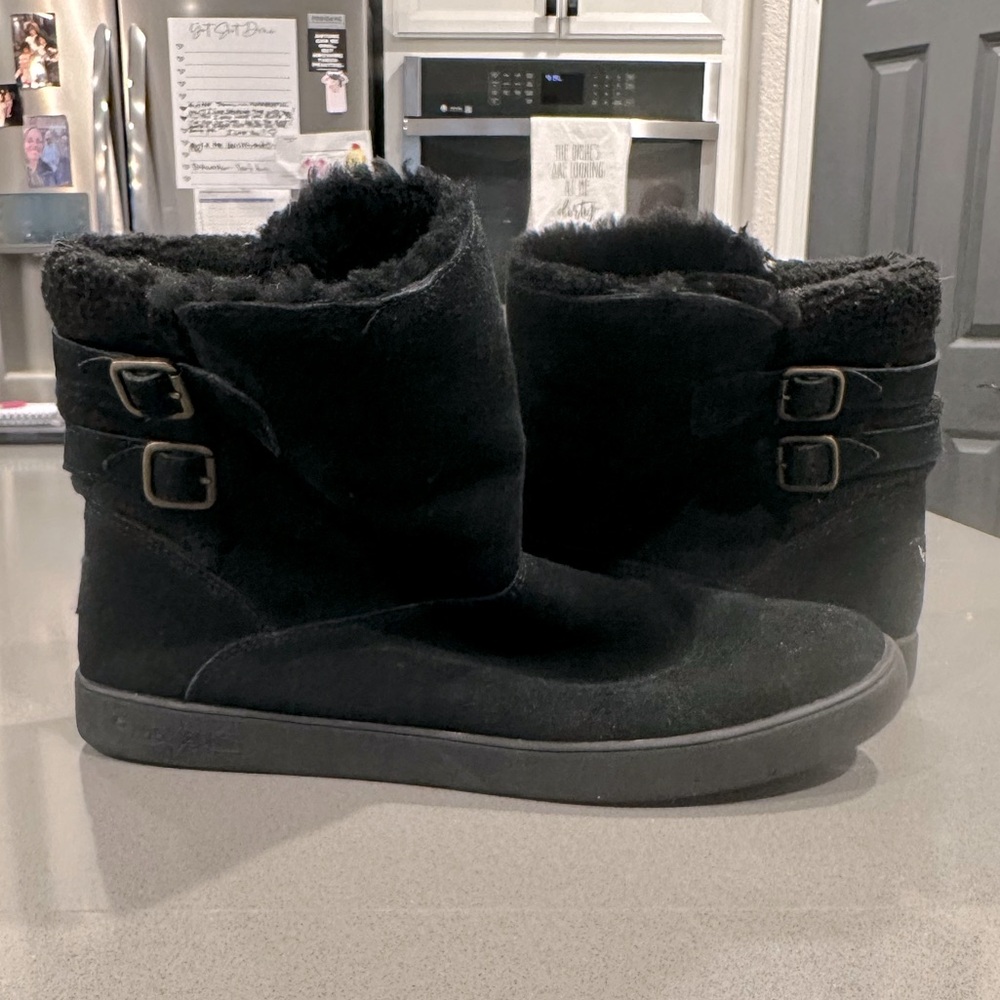 Ugg Koolaburra Leather Double Gold Buckle Fleece Lined Pull On Boots